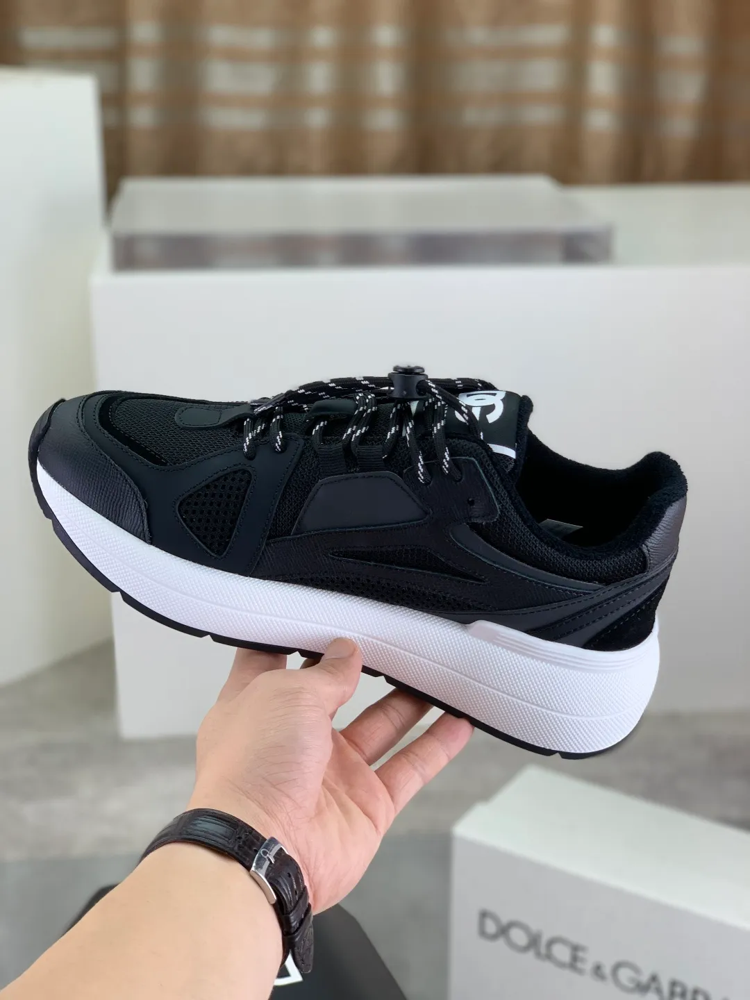 Men's men's shoes 💰P580💰[New model] Couple 🧑‍🤝‍🧑 style Top original order quality Synchronized with "DOLCE&GABBANA [Dolce & Gabbana] ~ High quality." Effect Low-top casual DG men's shoes, loved by many celebrities, using high-end imported top-layer calfskin splicing design + cowhide feet, simple and elegant, perfectly interpreting the latest inspiration of shoes, integrating classics and fashion. Luxurious dreams, dominating fashion Suitable for drivers, light and comfortable to drive, light and breathable for outdoor travel, high-end quality, trustworthy, 6️⃣colors🉑️ to choose from! Code number: 35-46